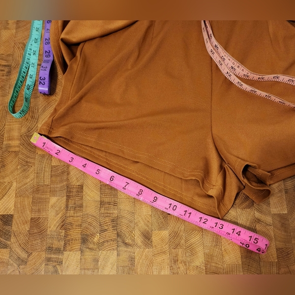 Lyaner split top romper. Small. Key hole back button closure. Neutral. Short V - Picture 11 of 16